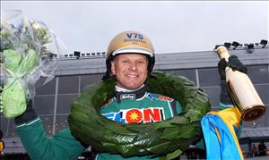 4100
