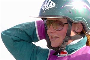 Kajsa Frick hoppas på tidig julklappsutdelning när hon på lördag gästar Sundbyholmstravet utanför Eskilstuna. Foto: Petri Johansson.
