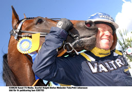 Två polare. Scarlet Knight och Stefan Melander trivs bra med varandra och har fått ihop över 13 miljoner kronor tillsammans. I Gävle är de stora favoriter på V75.          Foto: Petri Johansson