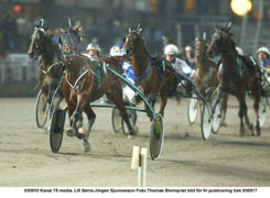 Peter Foppa Forsbergs Tsar d´Inverne vann derbyt. Och Loket Olssons Lille Berra kan vinna Kriteriet. Lokets häst vann Locomites lopp överlägset.Foto: Thomas Blomqvist