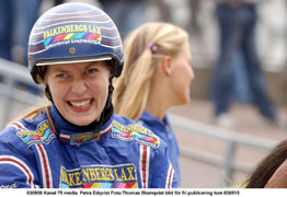 Petra Edqvist ser gärna att monté blir ett stående inslag i de svenska travprogrammen. Det skulle innebära att fler tjejer dras till sporten, anser hon.Foto: Thomas Blomqvist