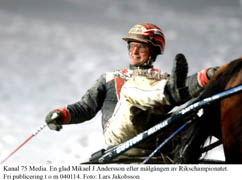 En kusk med vinnade stil, Mikael J Andersson som på onsdagen blev Rikschampion.Foto: Lars Jakobsson