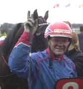 Torbjörn Jansson körde ett perfekt lopp och Malabar Circle Ås bjöd på en stark spurt. Ekipagets seger i PrixRoederer var ett perfekt genrep inför Prix d´Amerique.Foto: Gerard Forni