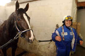Hilda Zonett har en jättechans att slå sig in bland de främsta i Prix d´Amerique. En seger där vore om något ett minne för Helena Grejs att ta med sig hem till Sundsvall.Foto: Johan Lindberg