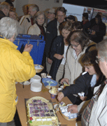 Kaffe & tårta uppskattades. Foto: ALN