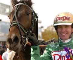 Stall Goops Elitloppsvinnare, Conny Nobell, är skadad och kommer att vara borta fyra månader. Foto: Claes Kärrstrand.