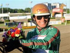 Bj&ouml;rn Goop vinner flest lopp i Sverige och &auml;r klar champion i &Aring;rj&auml;ng. Det ser &auml;ven bra ut p&aring; F&auml;rjestad och Mantorp. Dessutom &auml;r han med i striden p&aring; Axevalla och &Aring;by. Foto: Lars Jakobsson