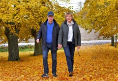 Jim Frick och hustrun Åsa hemma på gården i Knivsta.  Foto av LARS JAKOBSSON
