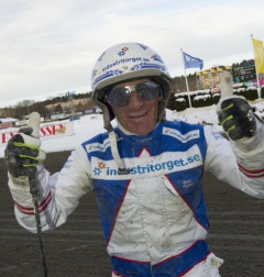 Peter Ingves tog hem det prestigefyllda loppet V75-m&auml;staren p&aring; l&ouml;rdagen. Foto: Tommy Andersson/ALN Foto av Kanal 75