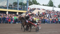 Spanske Trebol vinner Kymi Grand Prix. Bakom spurtar Oasis Bi och Antti Teivainen rappt till andraplatsen. Foto: Ilkka Nisula