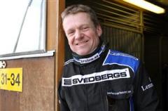 Per Lennartsson trivs med livet för dagen. Kanske bidrar ett par V64-segrar på onsdag till nytt rekordresultat för stallet? Foto: Maria Holmén