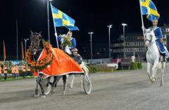Support Justice och Geir Vegard Gundersen vann Jubileumspokalen och en miljon kronor på Solvalla.  Foto av LARS JAKOBSSON