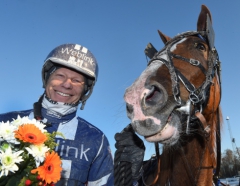 Seger över ovan distans! Alfas da Vinci och Joakim Lövgren slog till över 2 140 meter i Kalmar V75 för två veckor sedan. Foto av LARS JAKOBSSON