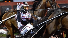 7-MIKA-HALLER-UPP-2-FINGRAR-OVER-MAL-LJ