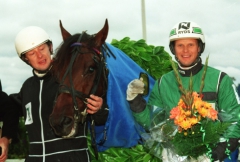 Zoogin efter kriteriesegern 1993. Åke Svanstedt tillsammans med brodern Kjell. Foto: Kanal 75 Foto av Kanal 75