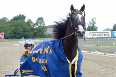 Racing Mange efter segern senast i Good As Golds Derbyminne. - Det var nog hans bästa lopp i karriären, säger Joakim Lövgren. Foto: Lars Jakobsson, TR Bild Foto av Lars Jakobsson, TR Bild