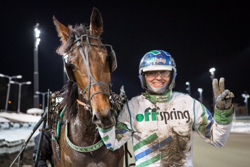 28-oddsaren Let It Happen W.W. med Leif Eriksson vann V86-1. Foto av David Schreiner TR Bild