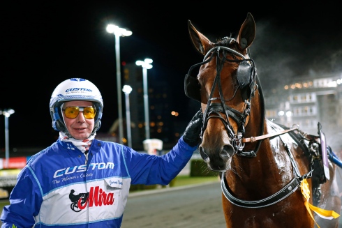 Gargamel Sisu har framtiden för sig. På onsdagen tog treåringen andra raka segern på Solvalla. Foto av Maria Holmén/TR Bild