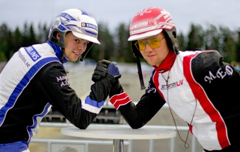 Djuse eller Djuse i Östersund? Mats (till höger) leder med 21-20 mot Magnus när tre tävlingsdagar återstår. Foto: Tom Jönehag, TR Bild Foto av Tom Jönehag, TR Bild