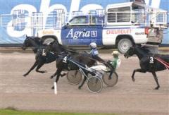 goop-slapper-ledning-till-adielsson-lj_070929_18612