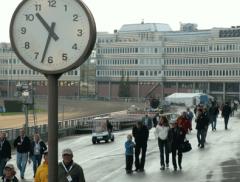 Så här såg det ut kl 10:30 på Solvallas publikplatser Kriteriesöndagen 2005