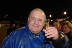 Tomas Malmqvist skålar hellre i champagne än i Long Island Ice Tea. Men hästen döpt efter den stadiga drinken gillar han skarpt. Foto: Thomas Blomqvist