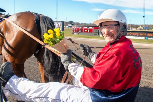 Bo Örberg och Scorpion's Madness bjöd på en rejäl knall på påskafton och siktar på att upprepa bedriften hemma på Jägersro på lördagen. Foto av Mikael Rosenquist/TR Bild