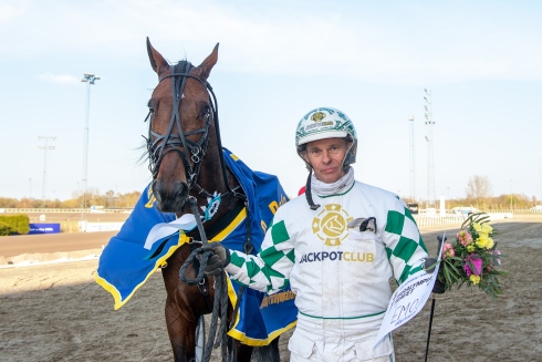 Emoji och Flemming Jensen. Foto av Mikael Rosenquist TR Bild