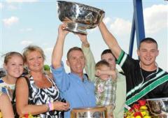 d-takter-med-segerpokal-lj_100808_0110