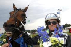 Nahar och Robert Bergh efter segern i gulddivisionen. Foto: MICKE GUSTAFSSON