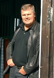 Stefan Hultman tror sig ha en riktig v&auml;rsting i tre&aring;riga Maharajah. Foto: Maria Holm&eacute;n.