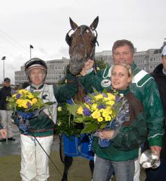 Maharajah efter sin överlägsna seger i Svenskt Travkriterium 2008. Foto: C.Kärrstrand