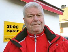 Roger Walmann kunde på onsdagen räkna in sin 2 000:e tränarseger på svenska travbanor. Foto/montage: Lars JakobssonFoto av Kanal 75