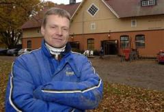 lennartsson_utanfor_stall_lj_091116_105639