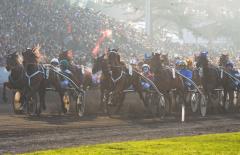 Ett varv kvar i årets Prix D´Amerique. Foto: C.Kärrstrand