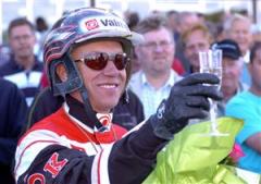 &Ouml;rjan Kihlstr&ouml;m vinner flest V75-lopp i G&auml;vle och &auml;r nyckelkusk i jakten p&aring; 55 miljoner kronor. Foto: Claes K&auml;rrstrand